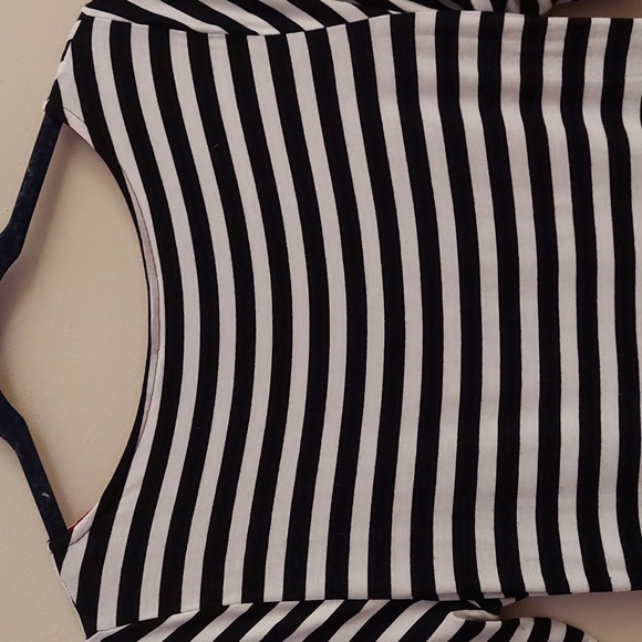 TAHARI Black and White Striped Elbow Sleeve Pullover Pleated Top - Picture 6 of 8